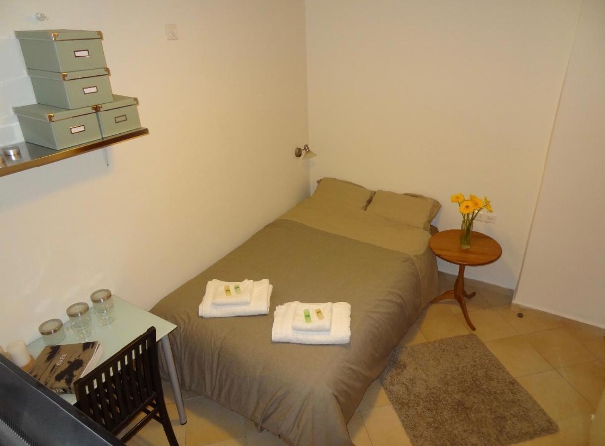 1 Or 2 Rooms With Breakfast And Parking Jerusalem Exteriör bild